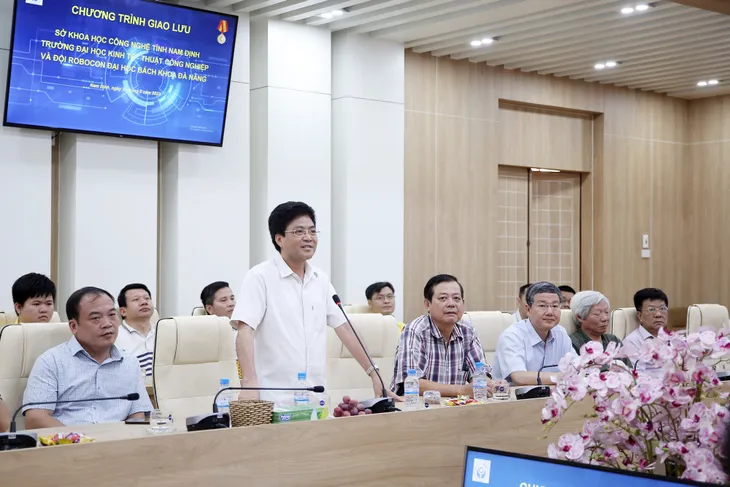 Sở Khoa học và Công nghệ tỉnh Nam Định giao lưu với các đội tuyển Robocon Việt Nam 2023 - Ảnh 1. Sở Khoa học và Công nghệ tỉnh Nam Định giao lưu với các đội tuyển Robocon Việt Nam 2023 - Ảnh 1.