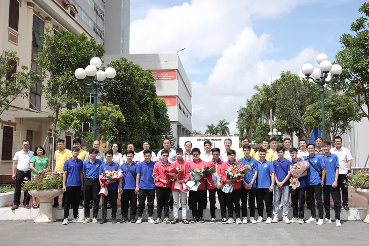 Sở Khoa học và Công nghệ tỉnh Nam Định giao lưu với các đội tuyển Robocon Việt Nam 2023 - Ảnh 18. Sở Khoa học và Công nghệ tỉnh Nam Định giao lưu với các đội tuyển Robocon Việt Nam 2023 - Ảnh 18.