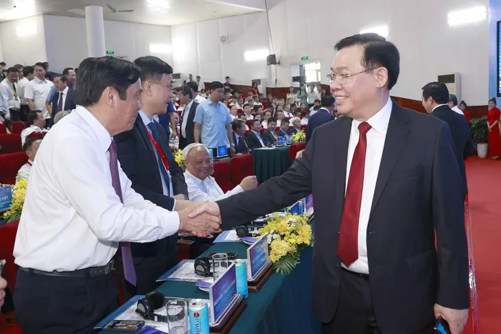 Chủ tịch Quốc hội dự Hội nghị công bố quy hoạch tỉnh và xúc tiến thương mại vào Hà Tĩnh - Ảnh 1. Chủ tịch Quốc hội dự Hội nghị công bố quy hoạch tỉnh và xúc tiến thương mại vào Hà Tĩnh - Ảnh 1.