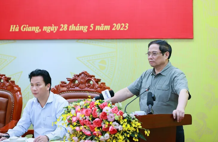 Thủ tướng Phạm Minh Chính làm việc với lãnh đạo chủ chốt tỉnh Hà Giang - Ảnh 2. Thủ tướng Phạm Minh Chính làm việc với lãnh đạo chủ chốt tỉnh Hà Giang - Ảnh 2.
