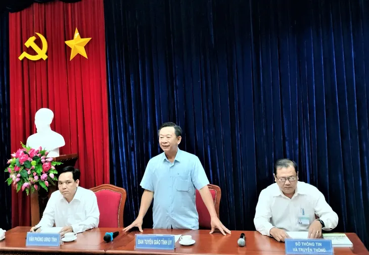 Cà Mau họp báo thông tin về vụ việc Phó Chủ tịch huyện ‘mặc cả’ phần trăm với nhà thầu - Ảnh 1. Cà Mau họp báo thông tin về vụ việc Phó Chủ tịch huyện ‘mặc cả’ phần trăm với nhà thầu - Ảnh 1.
