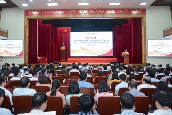 Kỳ thi tốt nghiệp THPT cần nghiêm túc, an toàn, nhưng không căng thẳng quá mức - Ảnh 2. Kỳ thi tốt nghiệp THPT cần nghiêm túc, an toàn, nhưng không căng thẳng quá mức - Ảnh 2.
