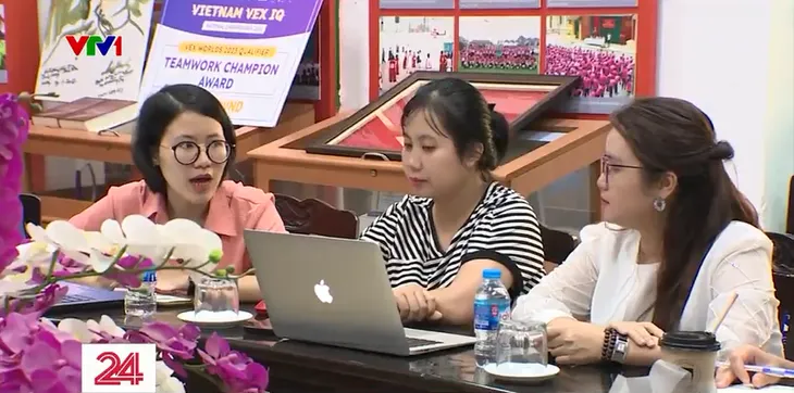 Đảm bảo chất lượng tập huấn giáo viên dạy sách giáo khoa lớp 4, 8, 11 - Ảnh 1. Đảm bảo chất lượng tập huấn giáo viên dạy sách giáo khoa lớp 4, 8, 11 - Ảnh 1.