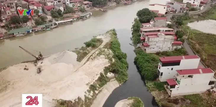 Tái diễn tình trạng cá chết trắng trên sông Cầu - Ảnh 5. Tái diễn tình trạng cá chết trắng trên sông Cầu - Ảnh 5.