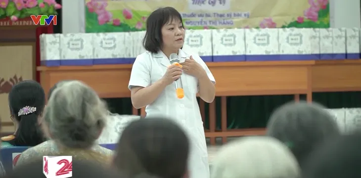 Người thầy thuốc nghỉ hưu nhưng không nghỉ ngơi - Ảnh 2. Người thầy thuốc nghỉ hưu nhưng không nghỉ ngơi - Ảnh 2.