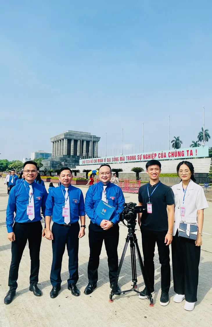 3 gương mặt trẻ của VTV được tuyên dương “Thanh niên tiên tiến làm theo lời Bác” - Ảnh 8. 3 gương mặt trẻ của VTV được tuyên dương “Thanh niên tiên tiến làm theo lời Bác” - Ảnh 8.