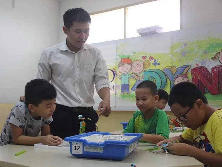 Phụ huynh loay hoay tìm nơi gửi con dịp hè - Ảnh 1. Phụ huynh loay hoay tìm nơi gửi con dịp hè - Ảnh 1.
