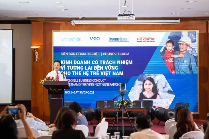 Kinh doanh có trách nhiệm vì tương lai bền vững cho thế hệ trẻ Việt Nam - Ảnh 2. Kinh doanh có trách nhiệm vì tương lai bền vững cho thế hệ trẻ Việt Nam - Ảnh 2.