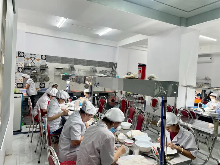 Yến sào Đỗ Thị Toán và hành trình chinh phục khách hàng - Ảnh 2. Yến sào Đỗ Thị Toán và hành trình chinh phục khách hàng - Ảnh 2.