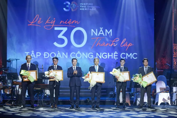 Tập đoàn Công nghệ CMC bổ nhiệm tân Phó Chủ tịch điều hành - Ảnh 2. Tập đoàn Công nghệ CMC bổ nhiệm tân Phó Chủ tịch điều hành - Ảnh 2.