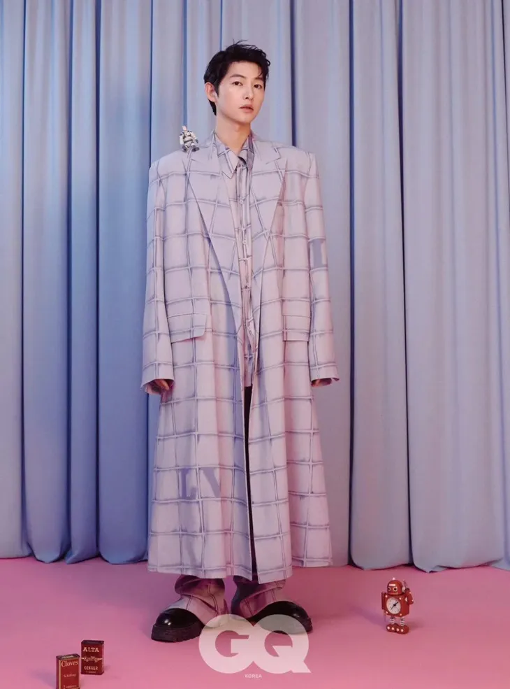 Hình ảnh mới của Song Joong Ki vấp phải phản ứng trái chiều - Ảnh 6. Hình ảnh mới của Song Joong Ki vấp phải phản ứng trái chiều - Ảnh 6.