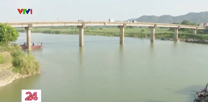 Hàng trăm hồ đập trên địa bàn tỉnh Nghệ An cạn nước - Ảnh 3. Hàng trăm hồ đập trên địa bàn tỉnh Nghệ An cạn nước - Ảnh 3.
