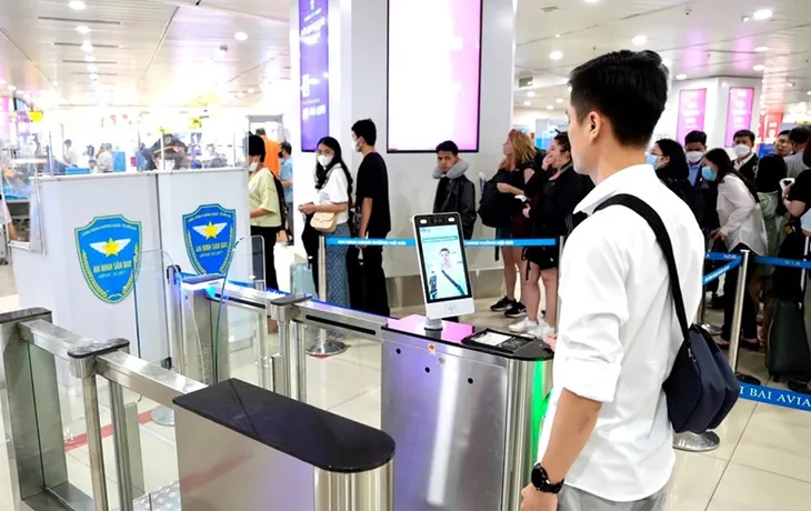 Cấp tài khoản định danh điện tử ở sân bay Nội Bài - Ảnh 1. Cấp tài khoản định danh điện tử ở sân bay Nội Bài - Ảnh 1.