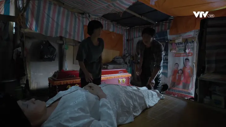 Cuộc đời vẫn đẹp sao - Tập 27: Bà Lục đột ngột qua đời sau khi nhặt được phong bì tiền - Ảnh 14. Cuộc đời vẫn đẹp sao - Tập 27: Bà Lục đột ngột qua đời sau khi nhặt được phong bì tiền - Ảnh 14.