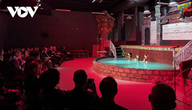 Đêm Di sản Việt Nam vinh danh văn hóa Việt tại Paris - Ảnh 2. Đêm Di sản Việt Nam vinh danh văn hóa Việt tại Paris - Ảnh 2.