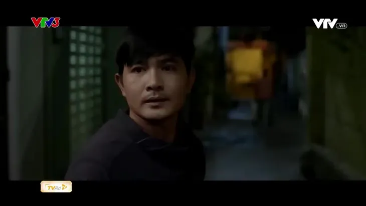 Gia đình mình vui bất thình lình: Thành - Danh tủm tỉm thấy Công sến với vợ - Ảnh 3. Gia đình mình vui bất thình lình: Thành - Danh tủm tỉm thấy Công sến với vợ - Ảnh 3.