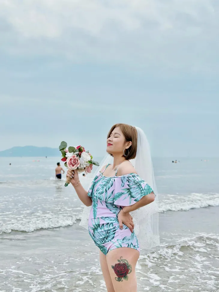 MC Hoàng Linh chụp ảnh cưới độc ở biển - Ảnh 16. MC Hoàng Linh chụp ảnh cưới độc ở biển - Ảnh 16.