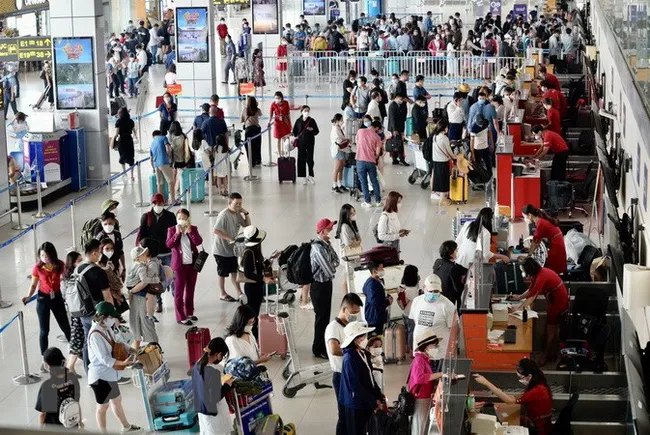 Hàng không vận chuyển hơn 1 triệu khách trong dịp nghỉ lễ - Ảnh 1. Hàng không vận chuyển hơn 1 triệu khách trong dịp nghỉ lễ - Ảnh 1.