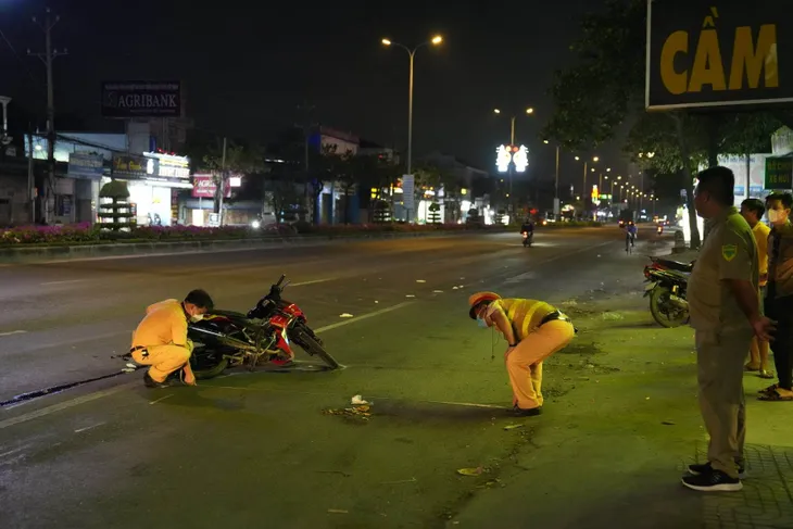 Truy tìm xe Benz gây tai nạn làm 1 người tử vong bỏ chạy trên Quốc lộ 51 - Ảnh 1. Truy tìm xe Benz gây tai nạn làm 1 người tử vong bỏ chạy trên Quốc lộ 51 - Ảnh 1.