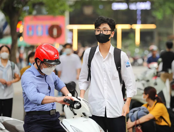 Gần 4.700 thí sinh thi đánh giá năng lực trường ĐH Sư phạm Hà Nội - Ảnh 3. Gần 4.700 thí sinh thi đánh giá năng lực trường ĐH Sư phạm Hà Nội - Ảnh 3.