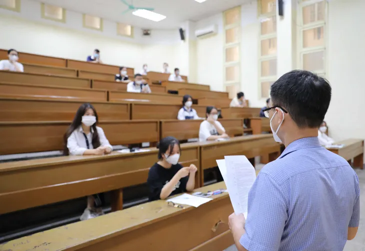 Gần 4.700 thí sinh thi đánh giá năng lực trường ĐH Sư phạm Hà Nội - Ảnh 8. Gần 4.700 thí sinh thi đánh giá năng lực trường ĐH Sư phạm Hà Nội - Ảnh 8.