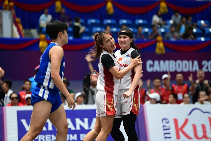 Bóng rổ Việt Nam giành tấm HCV lịch sử tại SEA Games - Ảnh 4. Bóng rổ Việt Nam giành tấm HCV lịch sử tại SEA Games - Ảnh 4.