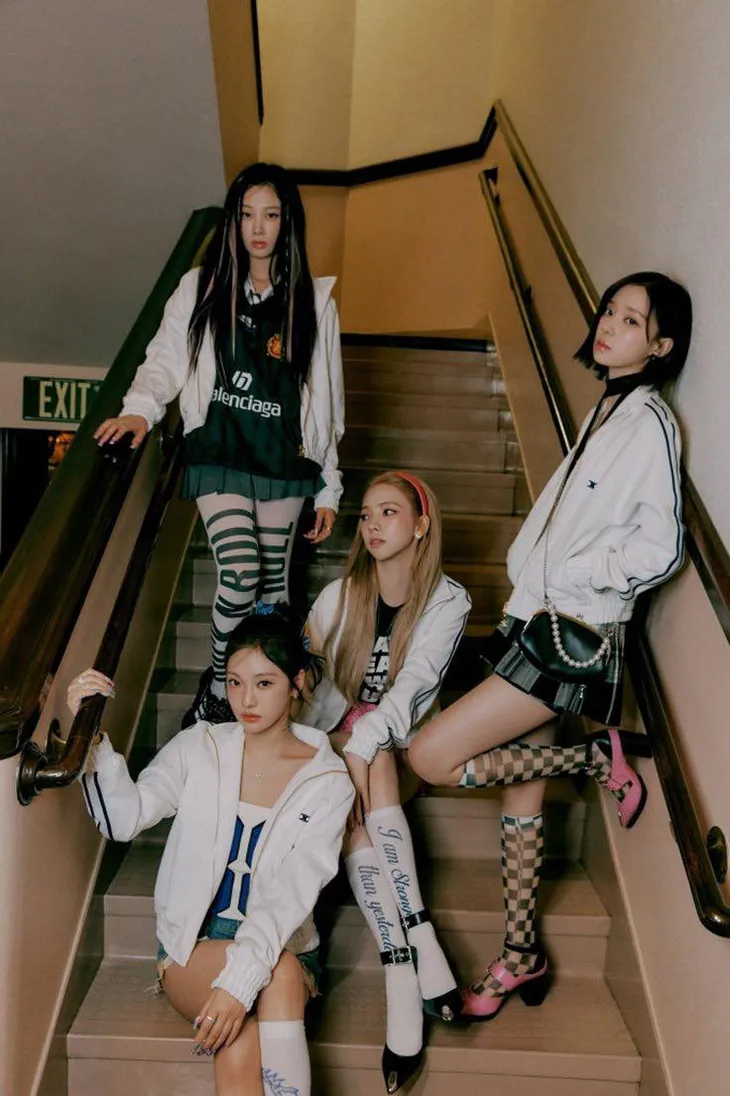 aespa phá kỉ lục doanh thu của nhóm nhạc nữ K-Pop ngày đầu phát hành - Ảnh 1. aespa phá kỉ lục doanh thu của nhóm nhạc nữ K-Pop ngày đầu phát hành - Ảnh 1.