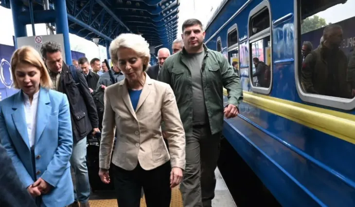 Chủ tịch Ủy ban châu Âu thăm Ukraine - Ảnh 1. Chủ tịch Ủy ban châu Âu thăm Ukraine - Ảnh 1.