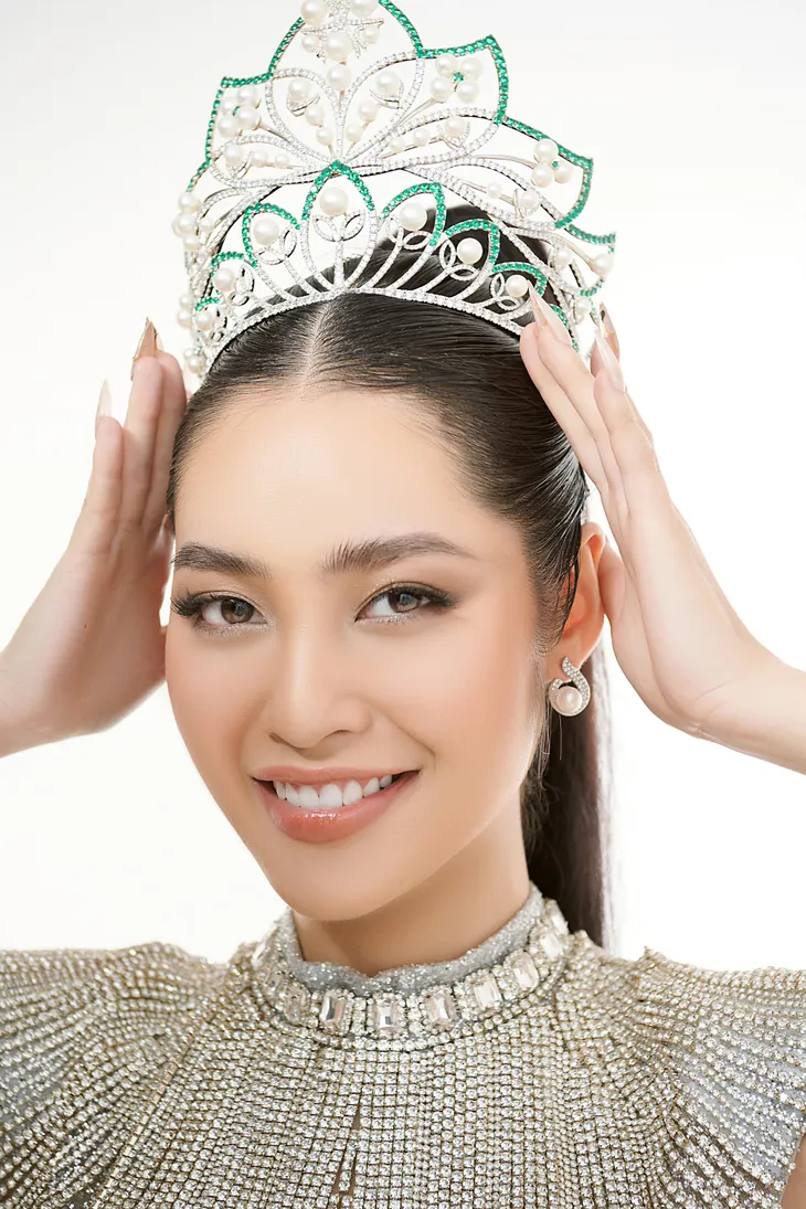 Hoa hậu Nông Thúy Hằng sẽ đi thi quốc tế? - Ảnh 1. Hoa hậu Nông Thúy Hằng sẽ đi thi quốc tế? - Ảnh 1.