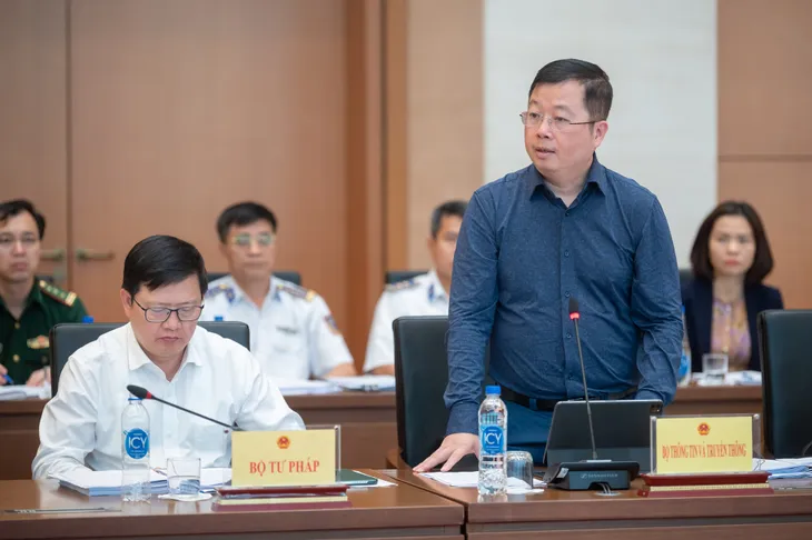Tất cả chủ tài khoản Facebook, TikTok, YouTube... sẽ phải thực hiện việc định danh - Ảnh 1. Tất cả chủ tài khoản Facebook, TikTok, YouTube... sẽ phải thực hiện việc định danh - Ảnh 1.