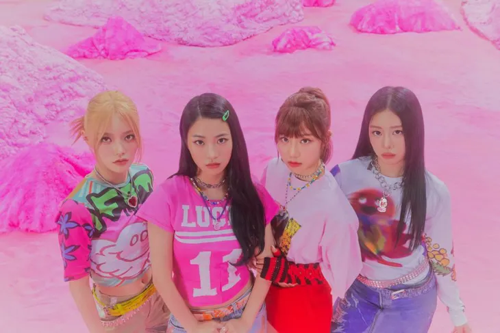 K-Pop lo ngại mất dần những ca khúc tiếng Hàn: Ngay cả Jungkook và Jennie cũng chỉ hát tiếng Anh - Ảnh 1. K-Pop lo ngại mất dần những ca khúc tiếng Hàn: Ngay cả Jungkook và Jennie cũng chỉ hát tiếng Anh - Ảnh 1.