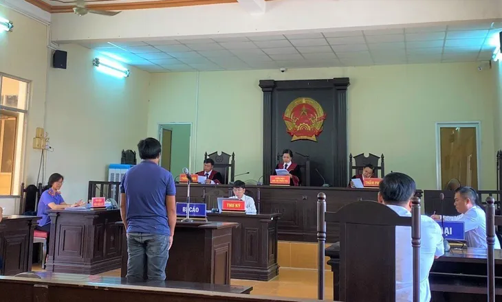 Buộc cơ sở lắp đặt quảng cáo bồi thường 21 tỉ đồng vì thi công gây cháy - Ảnh 2.