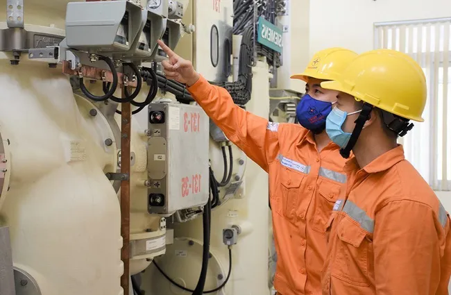 Tiền điện tăng gấp đôi, EVN Hà Nội nói gì? - Ảnh 2. Tiền điện tăng gấp đôi, EVN Hà Nội nói gì? - Ảnh 2.