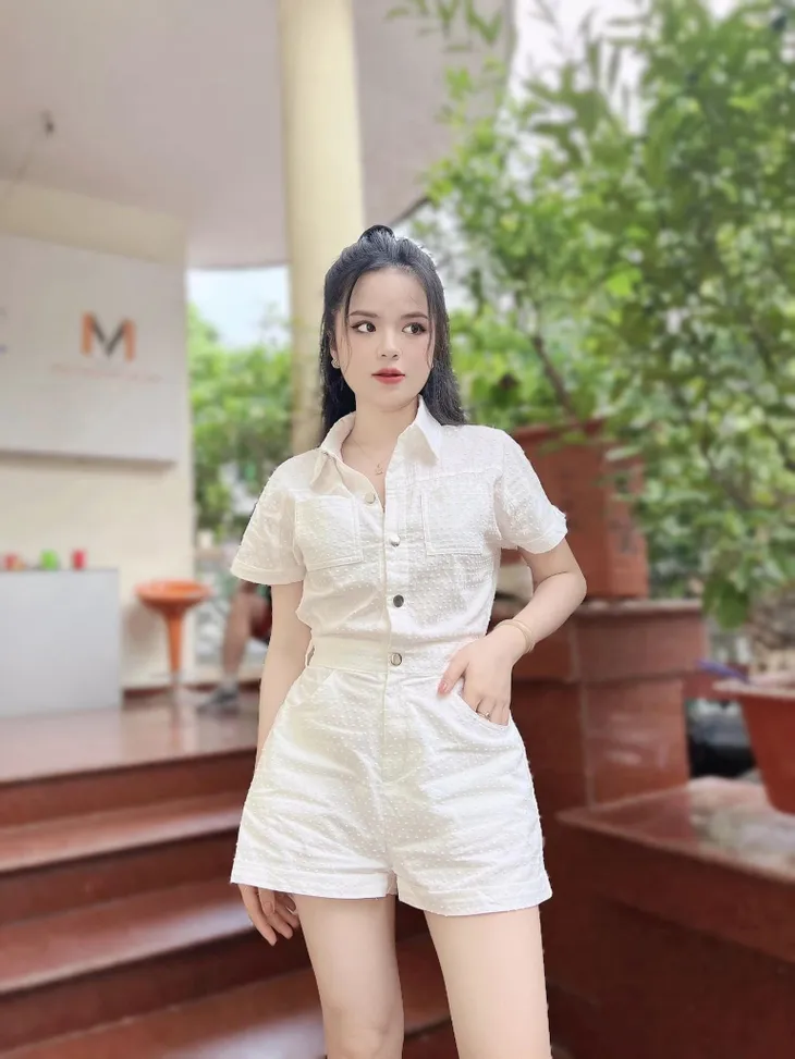 Bạn gái Thạch Cuộc đời vẫn đẹp sao khi năng động, lúc gợi cảm - Ảnh 13. Bạn gái Thạch Cuộc đời vẫn đẹp sao khi năng động, lúc gợi cảm - Ảnh 13.