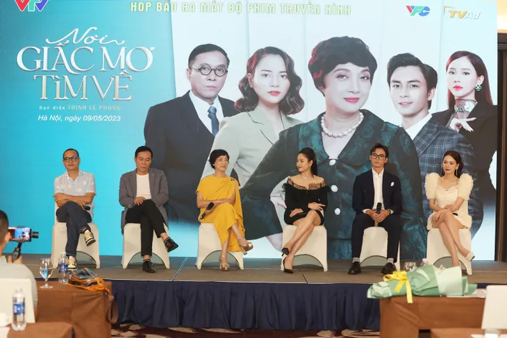 Soái ca màn ảnh Việt chờ ngày phim lên VTV1 để khoe mọi người ở quê - Ảnh 1. Soái ca màn ảnh Việt chờ ngày phim lên VTV1 để khoe mọi người ở quê - Ảnh 1.