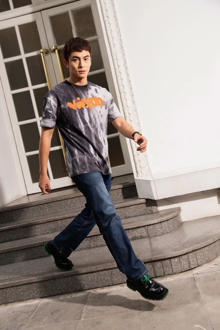 Diện mạo nam chính hot boy mới toanh gia nhập vũ trụ phim VFC - Ảnh 13. Diện mạo nam chính hot boy mới toanh gia nhập vũ trụ phim VFC - Ảnh 13.