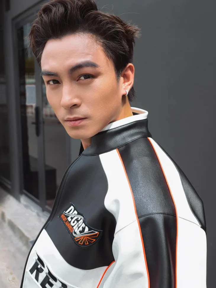 Diện mạo nam chính hot boy mới toanh gia nhập vũ trụ phim VFC - Ảnh 14. Diện mạo nam chính hot boy mới toanh gia nhập vũ trụ phim VFC - Ảnh 14.