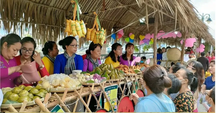 TP Hồ Chí Minh mở tuần lễ trái cây Trên bến dưới thuyền tại Bến Bình Đông - Ảnh 2. TP Hồ Chí Minh mở tuần lễ trái cây Trên bến dưới thuyền tại Bến Bình Đông - Ảnh 2.