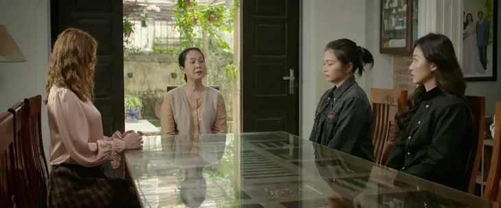 Gia đình mình vui bất thình lình - Tập 25: Hà quay ngoắt thái độ, Thành choáng váng không ngờ - Ảnh 1. Gia đình mình vui bất thình lình - Tập 25: Hà quay ngoắt thái độ, Thành choáng váng không ngờ - Ảnh 1.