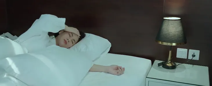 Nơi giấc mơ tìm về - Tập 9: Nữ thư ký say bí tỉ được sếp trẻ đưa về khách sạn, còn mua cho váy mới - Ảnh 1. Nơi giấc mơ tìm về - Tập 9: Nữ thư ký say bí tỉ được sếp trẻ đưa về khách sạn, còn mua cho váy mới - Ảnh 1.