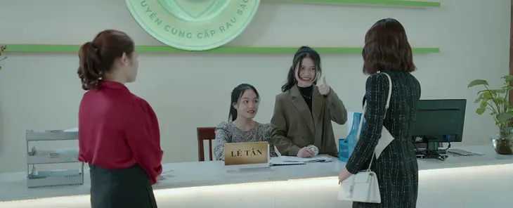Nơi giấc mơ tìm về - Tập 9: Nữ thư ký say bí tỉ được sếp trẻ đưa về khách sạn, còn mua cho váy mới - Ảnh 5. Nơi giấc mơ tìm về - Tập 9: Nữ thư ký say bí tỉ được sếp trẻ đưa về khách sạn, còn mua cho váy mới - Ảnh 5.