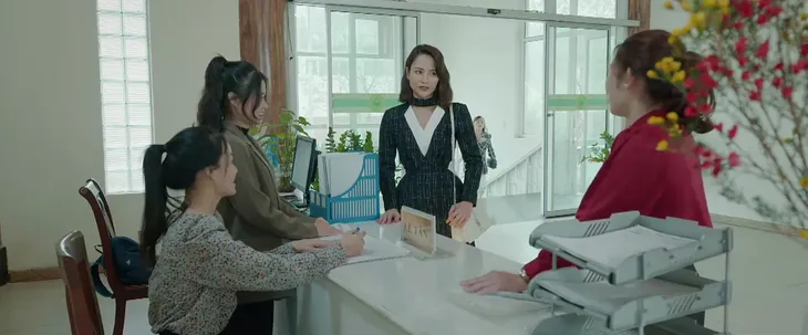 Nơi giấc mơ tìm về - Tập 9: Nữ thư ký say bí tỉ được sếp trẻ đưa về khách sạn, còn mua cho váy mới - Ảnh 6. Nơi giấc mơ tìm về - Tập 9: Nữ thư ký say bí tỉ được sếp trẻ đưa về khách sạn, còn mua cho váy mới - Ảnh 6.