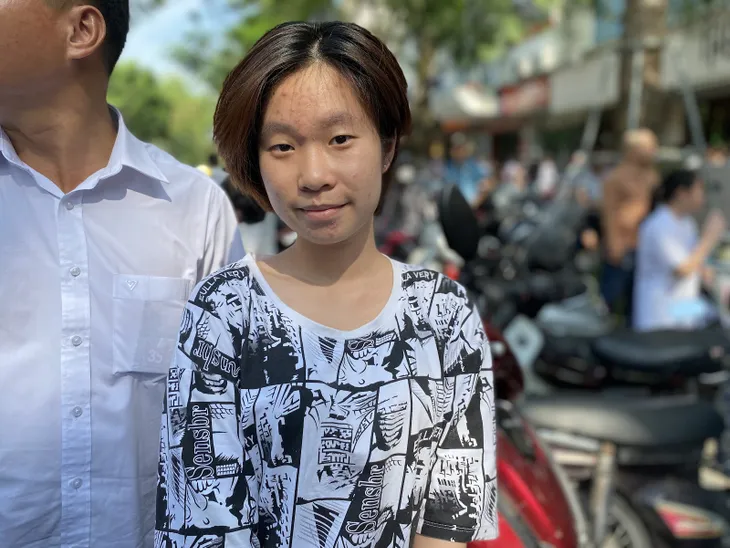 Hà Nội: Đề thi môn Ngoại Ngữ vào lớp 10 “dễ thở” đối với thí sinh - Ảnh 5. Hà Nội: Đề thi môn Ngoại Ngữ vào lớp 10 “dễ thở” đối với thí sinh - Ảnh 5.