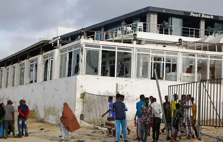 9 người thiệt mạng trong vụ tấn công nhà hàng nổi tiếng ở thủ đô Somalia - Ảnh 3. 9 người thiệt mạng trong vụ tấn công nhà hàng nổi tiếng ở thủ đô Somalia - Ảnh 3.