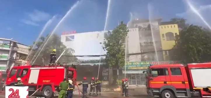 TP Hồ Chí Minh: Diễn tập chữa cháy và cứu nạn cứu hộ ở khu dân cư - Ảnh 1. TP Hồ Chí Minh: Diễn tập chữa cháy và cứu nạn cứu hộ ở khu dân cư - Ảnh 1.