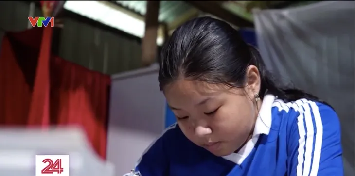 Cô bé bị ám ảnh bởi ngày mẹ ra đi - Ảnh 3. Cô bé bị ám ảnh bởi ngày mẹ ra đi - Ảnh 3.