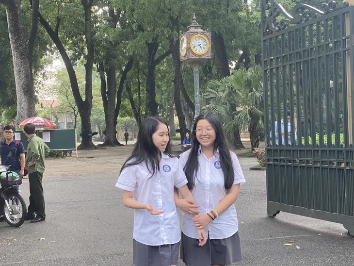 Thí sinh đánh giá đề thi vào lớp 10 chuyên của Hà Nội vừa sức - Ảnh 3. Thí sinh đánh giá đề thi vào lớp 10 chuyên của Hà Nội vừa sức - Ảnh 3.