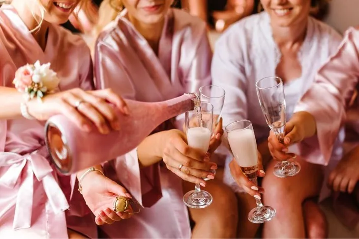 Xu hướng đám cưới xa xỉ khiến nhiều khách mời mắc nợ - Ảnh 1. Xu hướng đám cưới xa xỉ khiến nhiều khách mời mắc nợ - Ảnh 1.