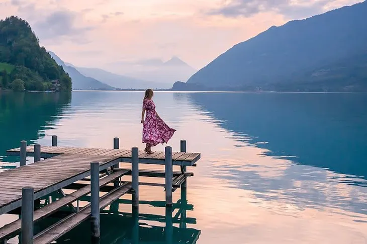Quá đông khách du lịch, địa điểm quay phim lãng mạn giữa Hyunbin và Son Ye Jin tại Thụy Sĩ thu phí tham quan - Ảnh 2. Quá đông khách du lịch, địa điểm quay phim lãng mạn giữa Hyunbin và Son Ye Jin tại Thụy Sĩ thu phí tham quan - Ảnh 2.