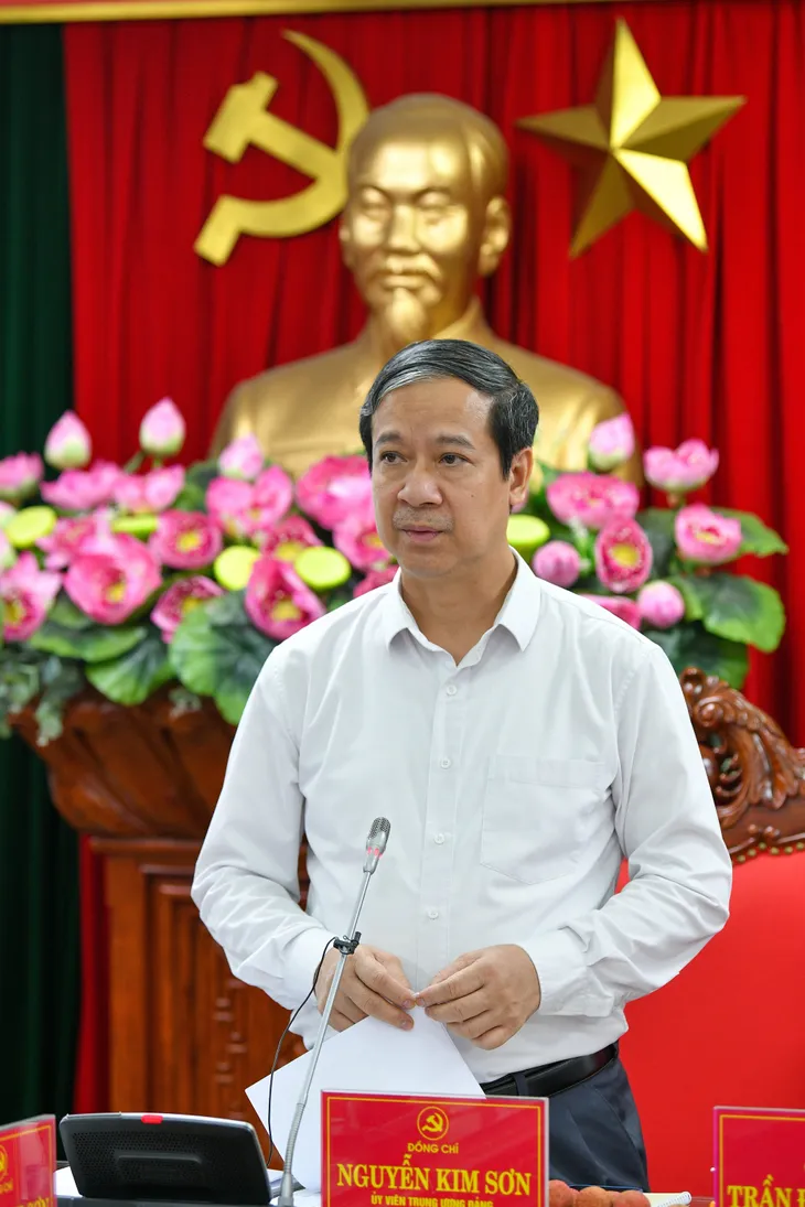 Tập trung nguồn lực cho đổi mới giáo dục phổ thông - Ảnh 2. Tập trung nguồn lực cho đổi mới giáo dục phổ thông - Ảnh 2.